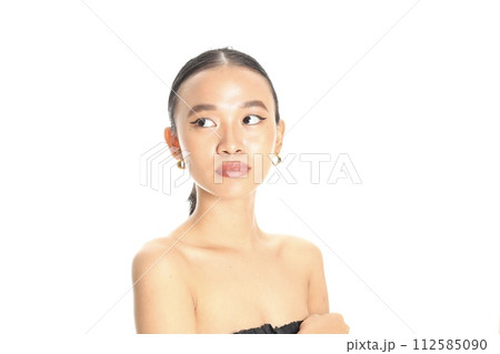 美しい女性 112585090