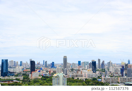 Cityscape skyline on CBD, skyscrapers and office building in the cloudy evening light of BANGKOK. 112587376