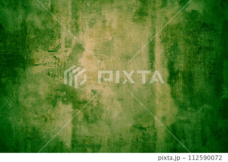 Green grunge textured metal 112590072