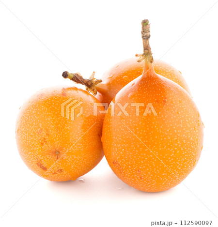 Passion fruit maracuja granadilla 112590097