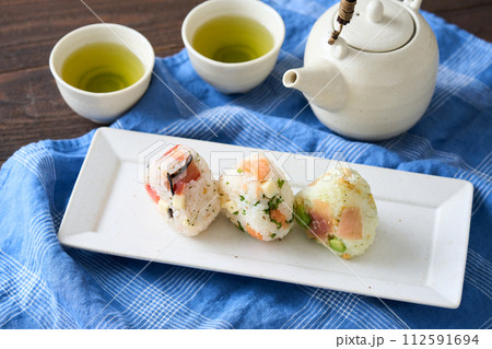 パリおにぎり 112591694