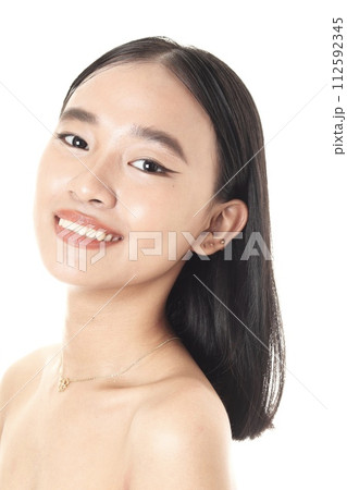 美しい女性 112592345