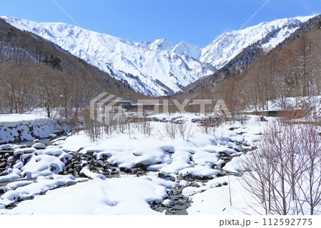 北アルプス後立山連峰　3月の不帰ノ嶮 112592775