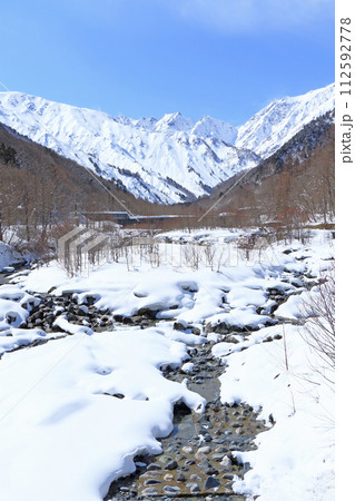 北アルプス後立山連峰　3月の不帰ノ嶮 112592778