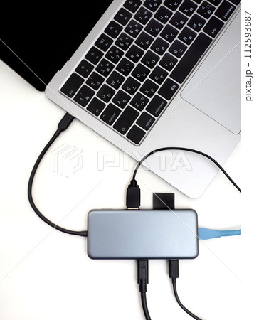 ノートPC接続したデータハブ ノートPC接続したデータハブ 112593887