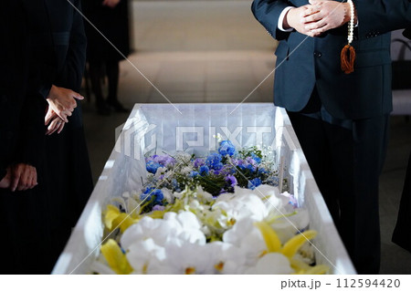 お別れの儀 112594420