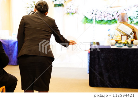 セレモニーレディー 112594421