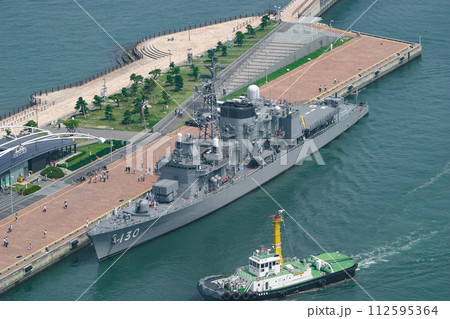 高松港に停泊中の海上自衛隊護衛艦 高松港に停泊中の海上自衛隊護衛艦 112595364