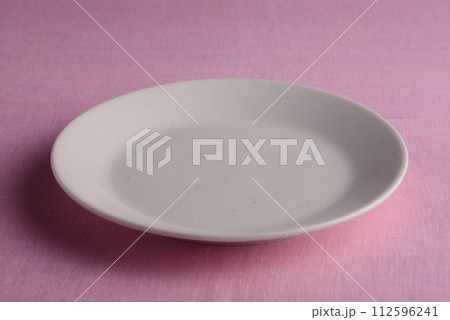 梨地の皿の背景素材 112596241