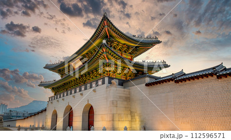 Gyeongbok palace in Seoul City, Gyeongbokgung palace landmark of Seoul, South Korea, Korean wooden traditional house in Gyeongbokgung the main royal palace of Joseon dynasty. 112596571