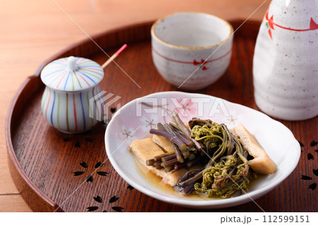 わらびの煮物　天然ワラビと薄揚げの煮もの 112599151