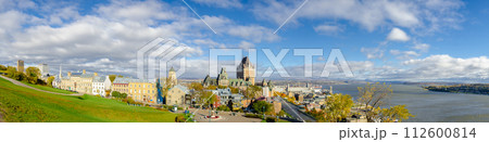 Autumn panoramic view of Old Quebec City in Quebec, Canada 112600814