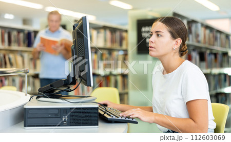 Young female European student studying with a computer 112603069