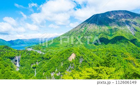 明智平展望台から男体山・中禅寺湖・華厳の滝の眺め(5月) 明智平展望台から男体山・中禅寺湖・華厳の滝の眺め(5月) 112606149