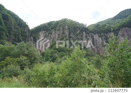 須坂市　日本の滝百選　米子川の対岸（米子川右岸）から見る米子大瀑布　2023年8月31日 112607775