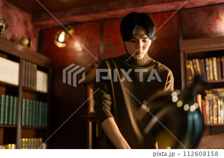 コンセプチュアルなイメージフォト 112608158