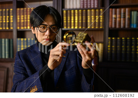 コンセプチュアルなイメージフォト 112608192