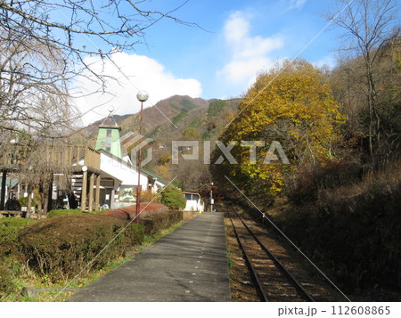 鉄路のある風景　間藤駅　わたらせ渓谷鐵道 112608865