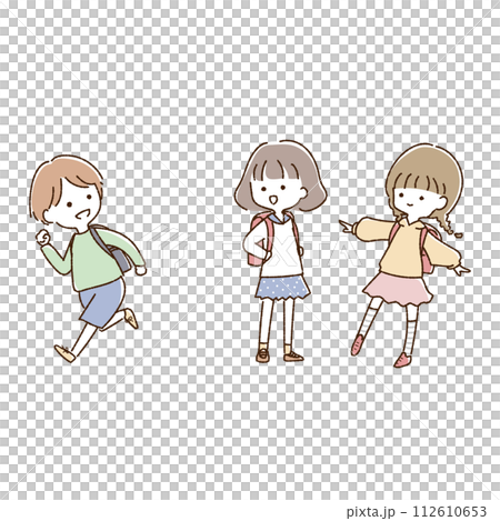 ランドセルを背負った小学生の子供たち3人 112610653