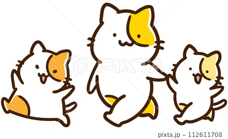 親子三人で散歩をするかわいいねこたちのキャラクターのデフォルメイラスト 112611708
