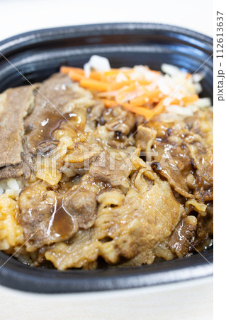 おいしいカルビ焼肉弁当 おいしいカルビ焼肉弁当 112613637