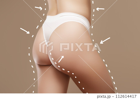 Beautiful and fit female body with the hand Beautiful and fit female body with the hand 112614417
