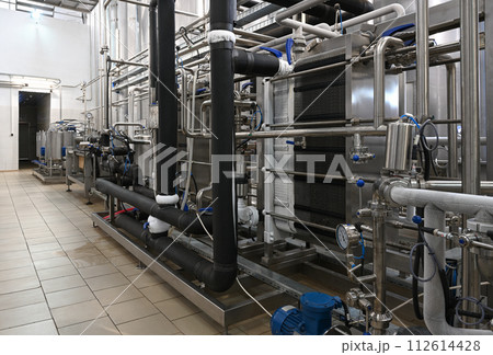 Alcohol production equipment. Food industry 112614428