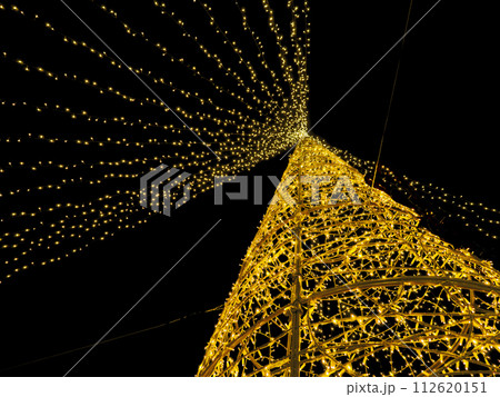 福博であい橋上（天神中央公園）の「ナカス ヒカリノ アドベント」のクリスマスツリーのイルミネーション 112620151