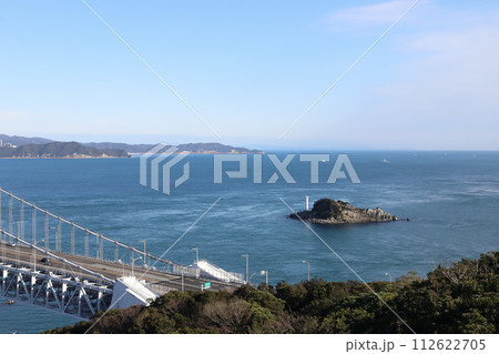 鳴門公園 鳴門山展望台から見る飛島(徳島県 大鳴門橋) 鳴門公園 鳴門山展望台から見る飛島(徳島県 大鳴門橋) 112622705