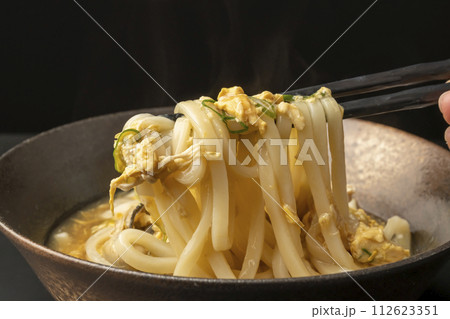牡蠣の卵あんかけうどん　箸あげ 112623351