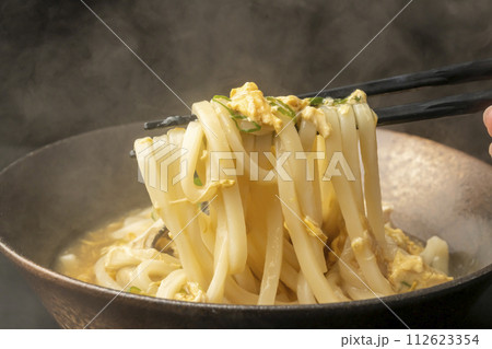 牡蠣の卵あんかけうどん 箸あげ 牡蠣の卵あんかけうどん 箸あげ 112623354