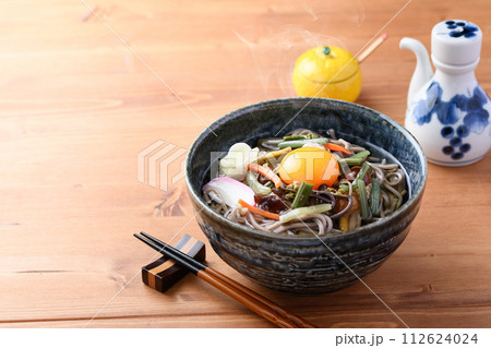 山菜月見そば(春の食材をふんだんに使用) 麺料理  山菜月見そば(春の食材をふんだんに使用) 麺料理  112624024