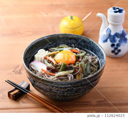 山菜月見そば(春の食材をふんだんに使用) 麺料理 山菜月見そば(春の食材をふんだんに使用) 麺料理 112624025