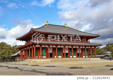 よみがえった興福寺中金堂 112624641