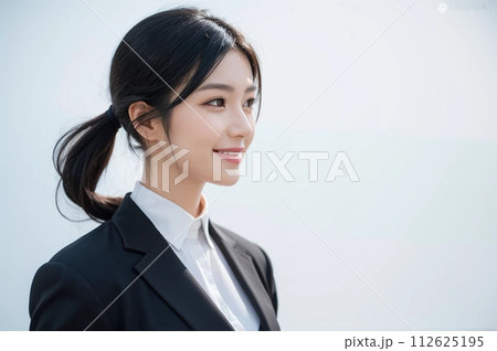 リクルートスーツの女性 就職活動「AI生成画像」 リクルートスーツの女性 就職活動「AI生成画像」 112625195