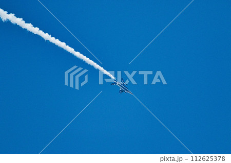 ブルーインパルスが北陸新幹線開通のお祝い飛行 ブルーインパルスが北陸新幹線開通のお祝い飛行 112625378