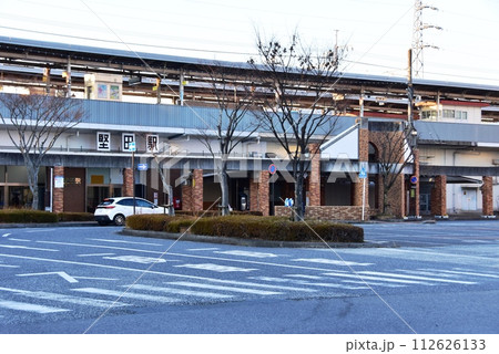 大津市 湖西線堅田駅東口と駅前ロータリー 大津市 湖西線堅田駅東口と駅前ロータリー 112626133