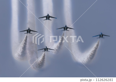松島基地航空祭　ブルーインパルスアクロバット飛行 112626281