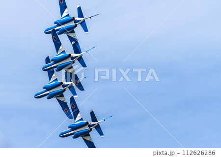 松島基地航空祭 ブルーインパルスアクロバット密接編隊飛行 松島基地航空祭 ブルーインパルスアクロバット密接編隊飛行 112626286