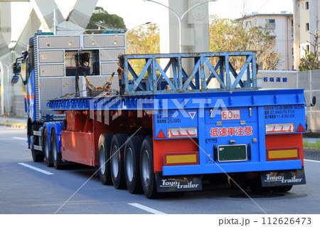 トレーラートラック　イメージ 112626473