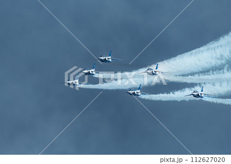 松島基地航空祭　ブルーインパルスアクロバット飛行スモーク 112627020