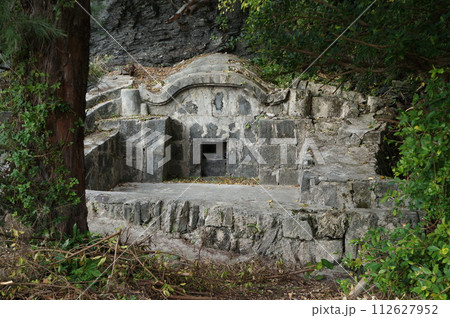 沖縄の亀甲墓 沖縄の亀甲墓 112627952