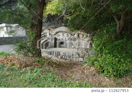 沖縄の亀甲墓 沖縄の亀甲墓 112627953