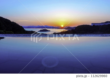 夕暮れの瀬戸内海 夕暮れの瀬戸内海 112629960
