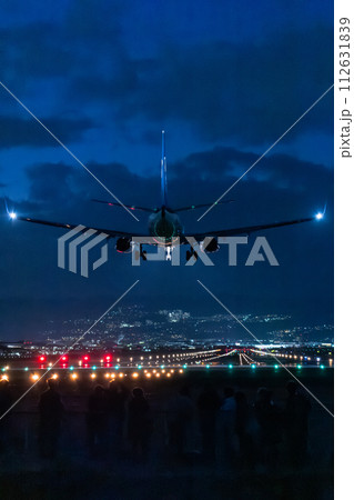 伊丹空港千里川土手からの夜景 伊丹空港千里川土手からの夜景 112631839