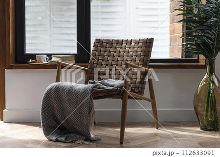 chair in the living room 112633091