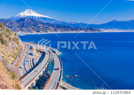 (静岡県)薩埵峠から見る富士山 (静岡県)薩埵峠から見る富士山 112633964