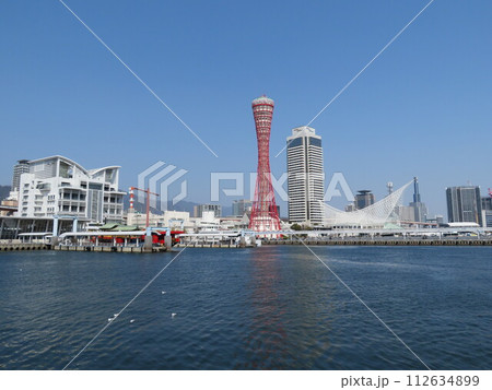 モザイクから見た神戸港の風景 112634899