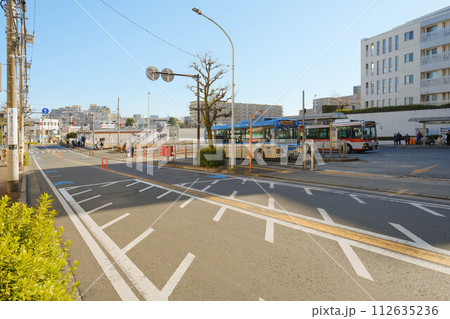 梶が谷駅バスロータリー 112635236