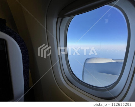 飛行機から見える風景 112635292